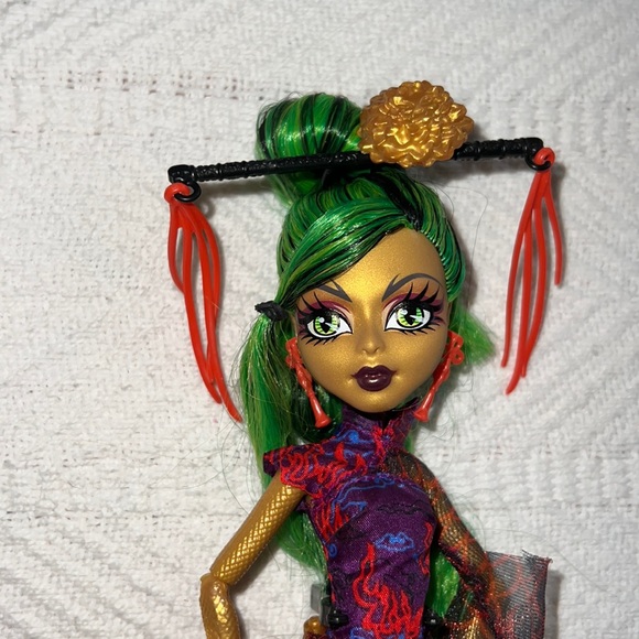 Jinafire Long Scaris Monster High Doll - Picture 3 of 8